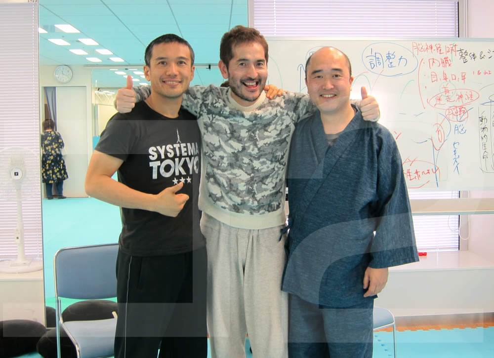 左から）講師の北川貴英さん、山上亮さん、藤本靖さん
